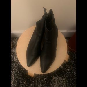 Steve Madden Black booties size 8